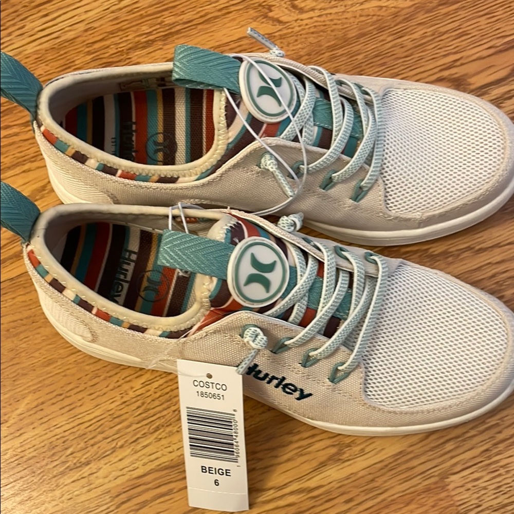 Hurley Cream Sneakers with Blue Highlights